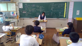 アシスタントT (1) アシスタントT (1)